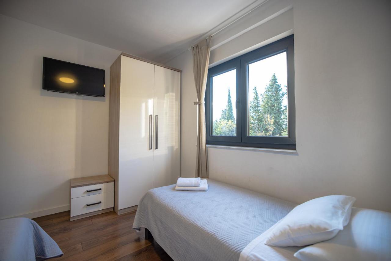 Vila Royal Promons - Heated Pool Starigrad Paklenica Exteriér fotografie