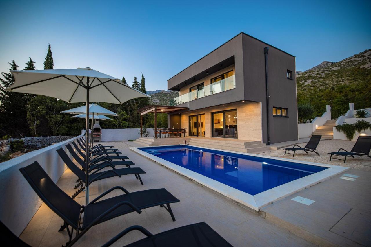 Vila Royal Promons - Heated Pool Starigrad Paklenica Exteriér fotografie
