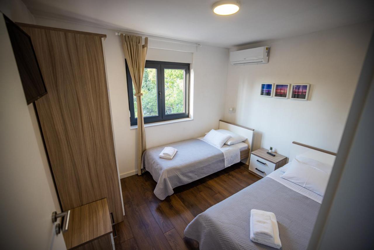 Vila Royal Promons - Heated Pool Starigrad Paklenica Exteriér fotografie