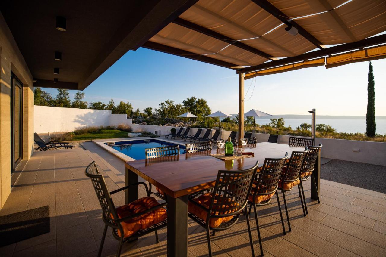 Vila Royal Promons - Heated Pool Starigrad Paklenica Exteriér fotografie